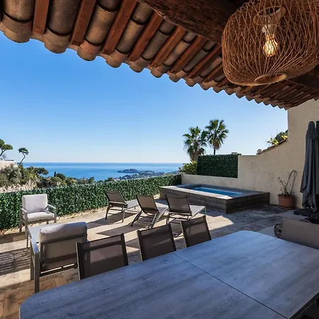 Holiday home Elegance, Serenite Et Vue Exeptionnelle Sur La Rade *