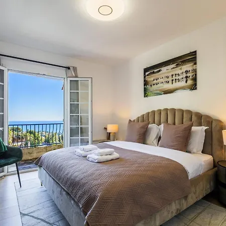 Holiday home Elegance, Serenite Et Vue Exeptionnelle Sur La Rade